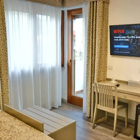Hotell Tiffany Marina di Massa